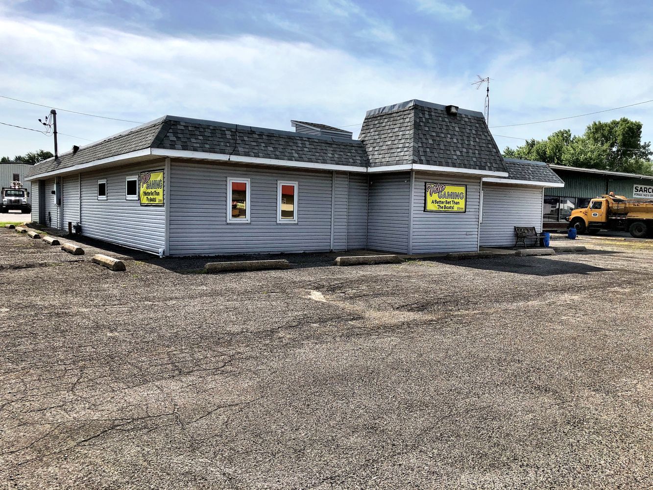 220 North Historic Old Route 66, Litchfield, IL 62056